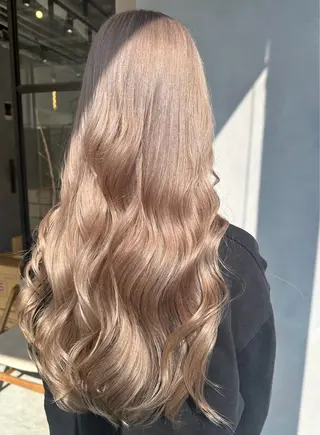 ロング 渋谷レイヤーカット/ 暖色艶カラー🩵高橋のヘアスタイル