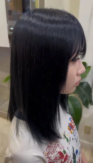ミディアム カラー arika　オケシ リョウダイのヘアスタイル