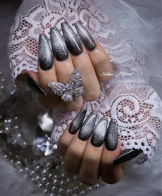 ネイル She_nail所属・ELSA_ Bellaのネイルデザイン