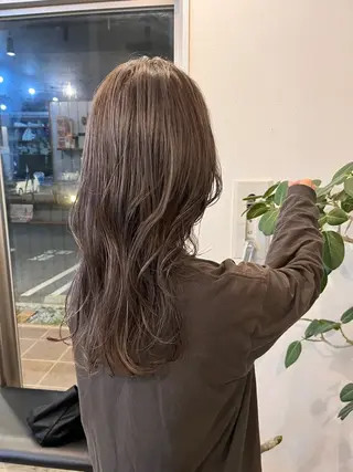 カラー G.O.A.T hair所属・Karen ✂︎GOAThairのヘアスタイル