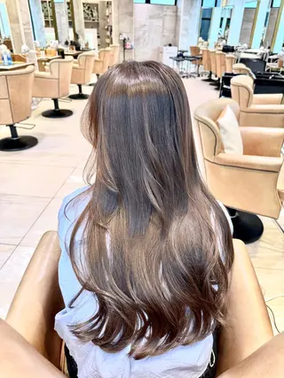 カラー 冨田 湖翠のヘアスタイル