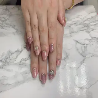 ネイル はな💎ネイル ワンホン、長さ出しのネイルデザイン