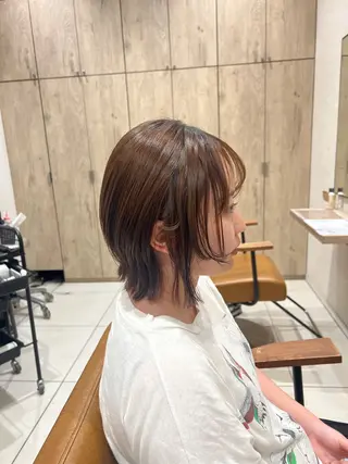 ミディアム 今だけ‼️30％オフ カット&艶カラー足立のヘアスタイル