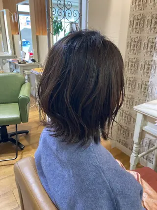 ミディアム 松村 由莉香のヘアスタイル