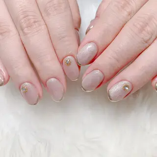 ネイル 根津 綾子のネイルデザイン