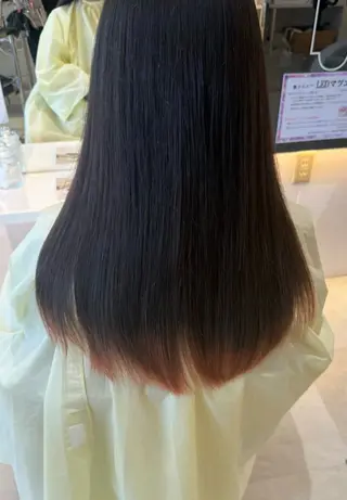 ロング 朝尾 愛花のヘアスタイル