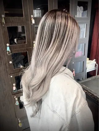 ロング 🖤デザインカラー❤ kana🖤のヘアスタイル