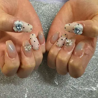 ネイル VIERU 🌈🎀💖のネイルデザイン