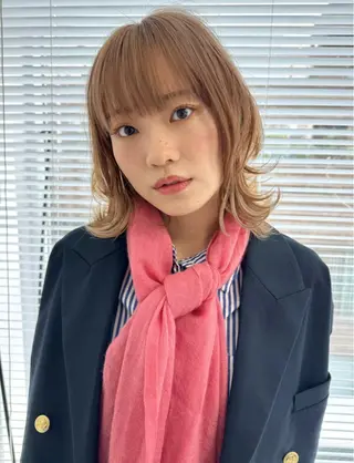 セミロング カラー 細沼 葵のヘアスタイル