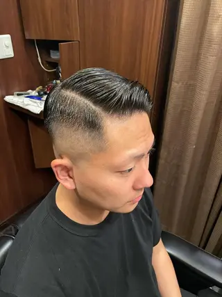 ショート メンズ 海老原 コウのヘアスタイル