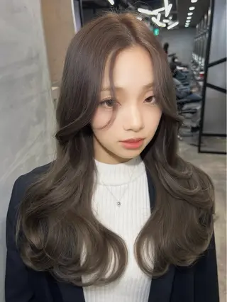 セミロング カラー お肌トーン🆙カラー 全ての女性を艶髪にのヘアスタイル