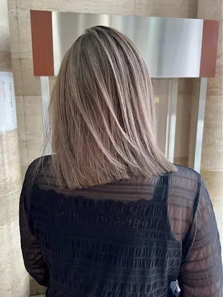 ミディアム カラー Via officialのヘアスタイル