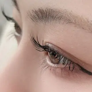 マツエク・マツパ nail＆eyelash Peace所属・笹崎 美鈴のマツエク・マツパデザイン
