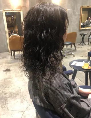 ミディアム パーマ マンツーマン／韓国 ヘア‎Amiのヘアスタイル