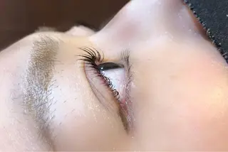 マツエク・マツパ MODEK'S あやねのヘアスタイル