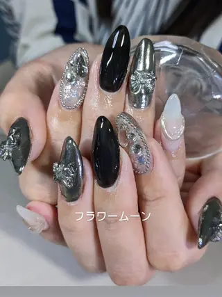 ネイル フラワー ムーンのネイルデザイン