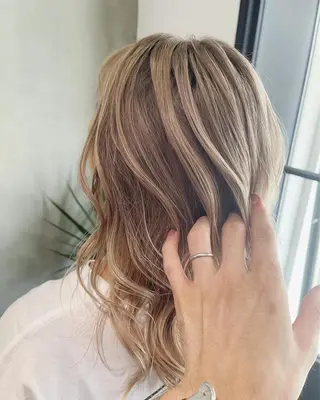 カラー ハイトーンカラー RYUのヘアスタイル