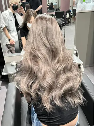 ロング カラー Via officialのヘアスタイル