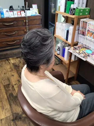 ショート 香川 裕基のヘアスタイル