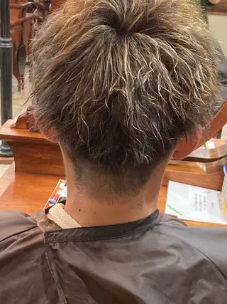 ショート カラー おしゃれ泥棒 石原メンズ特化美容師のヘアスタイル