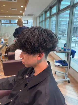 ショート パーマ メンズ メンズ特化/ センターパート/八谷のヘアスタイル