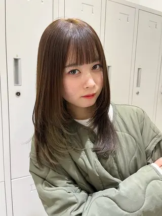 セミロング zina福岡天神📛 井上美乃里のヘアスタイル