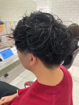 パーマ メンズ EARTH 山﨑龍馬のヘアスタイル