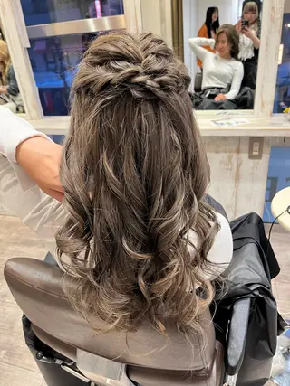 カラー ヘアアレンジ 🪐*.+ﾟMIKO *.+ﾟ🪐のヘアスタイル