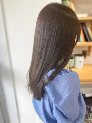 セミロング roka ノゾミのヘアスタイル