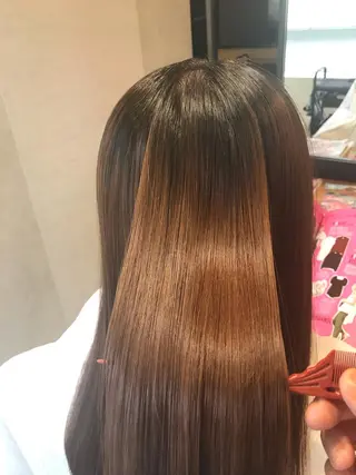 セミロング Emerge渋谷店　［エマージュ］所属・美髪縮毛矯正No1 toshiのヘアスタイル