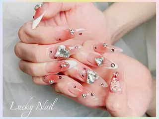 ネイル Lucky Nail Studioのネイルデザイン