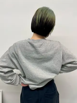 ショート カラー オカモト ミユウ/ブリーチのヘアスタイル