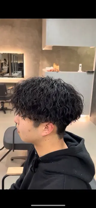 パーマ メンズ 今田理来 メンズヘア‪✂︎‬のヘアスタイル