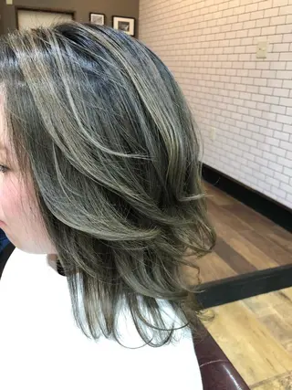 ミディアム カラー THREE所属・THREE 関根大のヘアスタイル