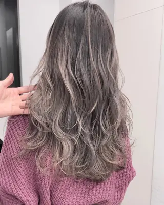 ロング 推し活に可愛く艶モテ カラー/巻きキョウコのヘアスタイル