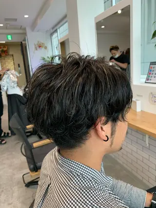 ショート ヨシミ カズヤのヘアスタイル