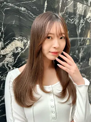 ロング カラー 艶髪レイヤー顔周り グレージュ添田晃基のヘアスタイル