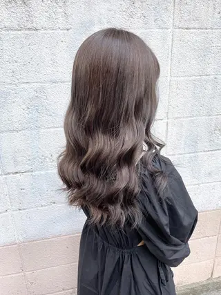 ロング カラー ヘアアレンジ にいた　かづしげのヘアスタイル