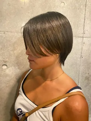 ショート Yahiko ハイトーンのヘアスタイル