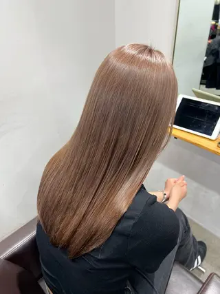 ロング 斎藤 朋佳のヘアスタイル