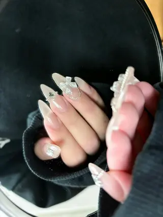 Lind 天王寺 ゆち🎀のネイルデザイン