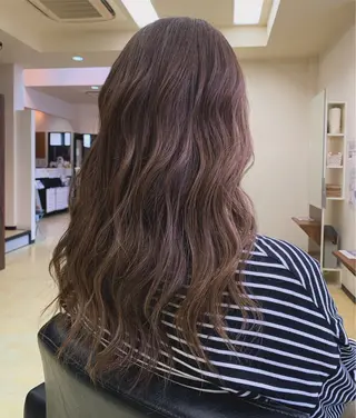 ヘアアレンジ 理美容室モテナ所属・カトリ プージャのヘアスタイル