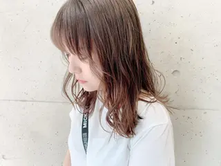 ミディアム カラー EMANON天神所属・Hitomi Ezakiのヘアスタイル