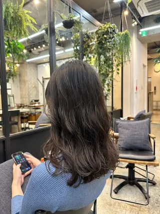 ミディアム パーマ 川口開世 layer cutのヘアスタイル