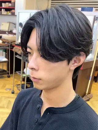 ショート パーマ メンズ センターパートの神様 マッシュ 関口 柊太のヘアスタイル