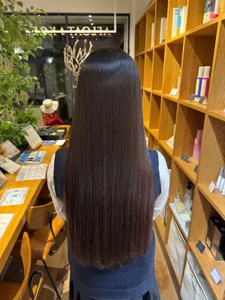 セミロング afloatkobe所属・美髪/髪質改善 川口凌弥のヘアスタイル