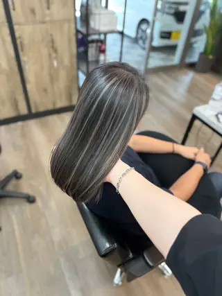 セミロング カラー VIF所属・🗻飯田誠也🗻 カットカラー得意のヘアスタイル