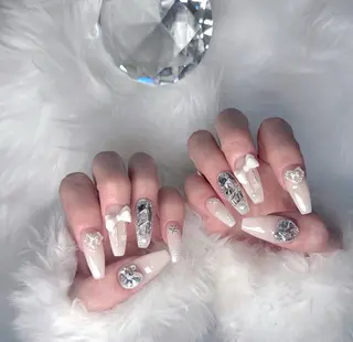 ネイル Lyna Nailのネイルデザイン