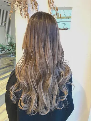 ロング カラー パーマ ヘアアレンジ ネイル 美容室 ソンリエのヘアスタイル