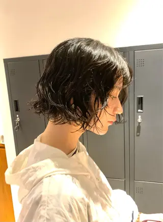 ショート パーマ ボブ　くせ毛風パーマ 艶カラー/横山大樹のヘアスタイル